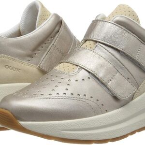 Geox Women's Sneakers in Silver and Cream